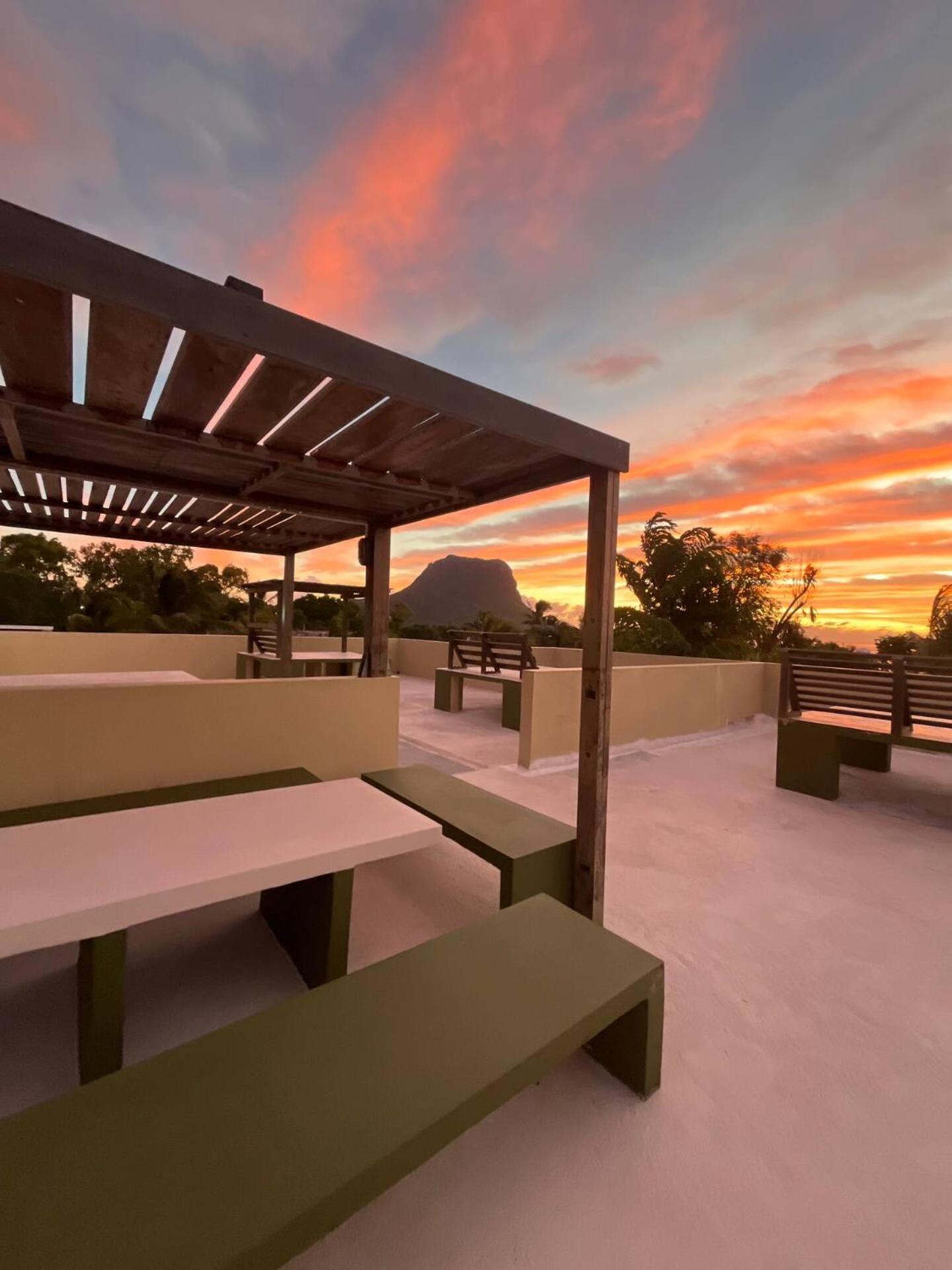 Coteau Raffin Loukaz -Entire Rental Units W Panoramic Rooftop מראה חיצוני תמונה